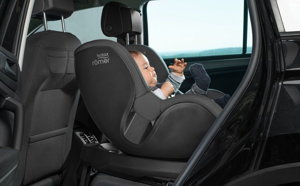 Britax DualFix 2 R Car Seat (Cosmos Black)